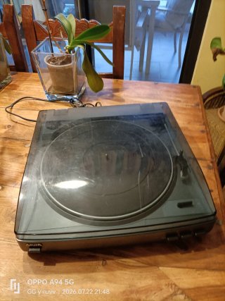 Giradiscos Aiwa Gris