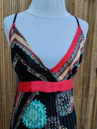 Vestido estampado con volantes