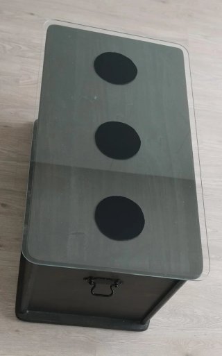 Baúl / Mesa centro para salon con base de cristal