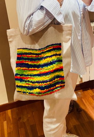 BOLSA DE TELA TOTE BAG CON ESTAMPADO MULTICOLOR