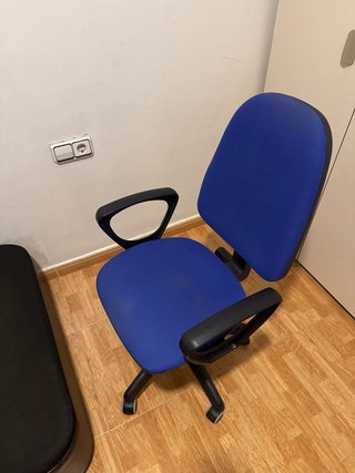 Silla de escritorio azul y negra