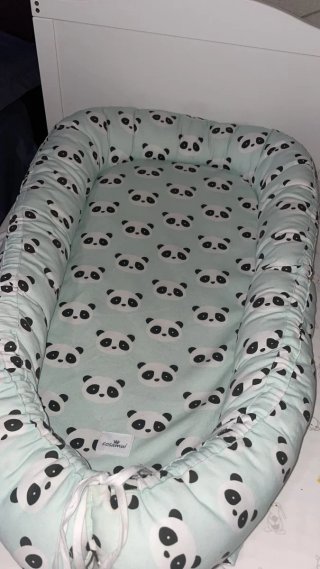 Nido reductor de cuna con estampado de pandas