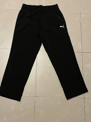 Conjunto deportivo Puma negro y blanco
