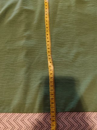 Vestido largo verde con fruncido.Pone XL pero es M