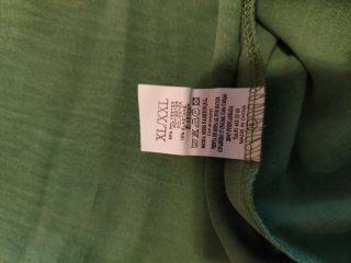 Vestido largo verde con fruncido.Pone XL pero es M