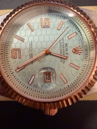 Reloj Elegante 2025