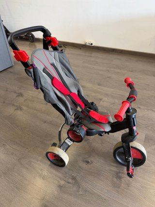 Triciclo infantil con manillar y asiento