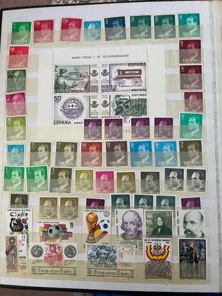Gran colección de sellos de España y extranjeros