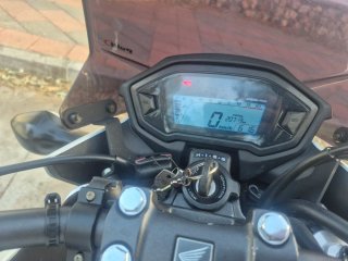 Honda CB500F Naked Blanca y Negra