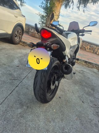 Honda CB500F Naked Blanca y Negra