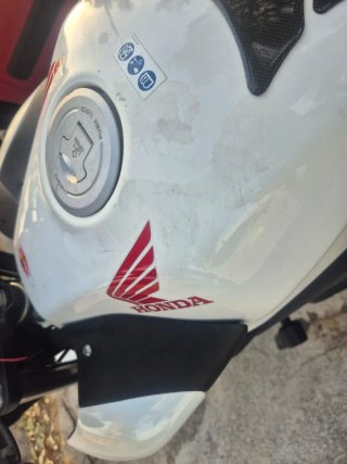 Honda CB500F Naked Blanca y Negra