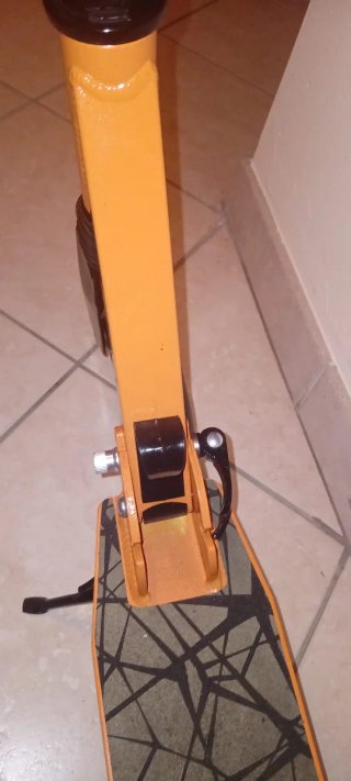 Monopattino manuale alluminio arancio ruota 20 cm