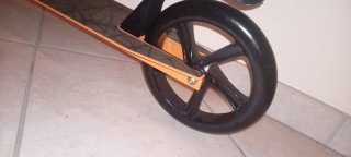 Monopattino manuale alluminio arancio ruota 20 cm