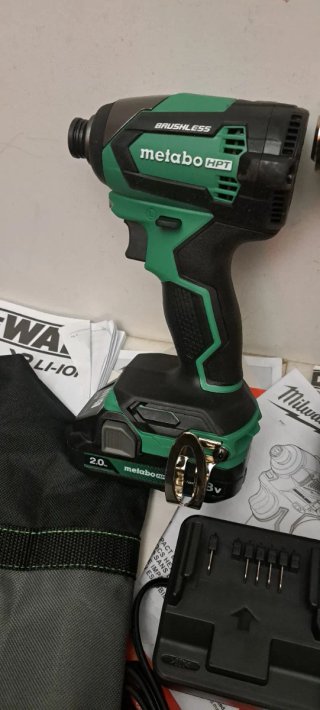 2 Atornilladores Metabo Brushless + Cargador