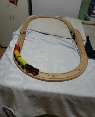 Tren de madera con vagones