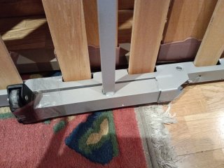 Somier Brio madera y plástico, +otro y colchón