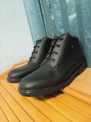 TALLA:43.Botines Robusta Gore-Tex Piel Negro.