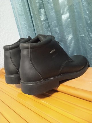 TALLA:43.Botines Robusta Gore-Tex Piel Negro.
