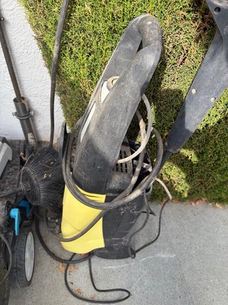 Cortacésped y hidrolimpiadora