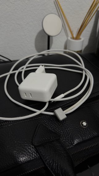 MacBook Air M3 13” 512GB 99% Batería