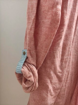 Conjunto blusa y pantalón Kiabi rosa y beige