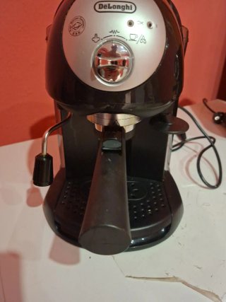Cafetera Delonghi Negra