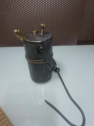 Lámpara de carburo antigua