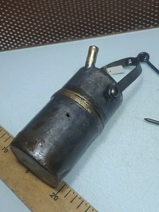 Lámpara de carburo antigua