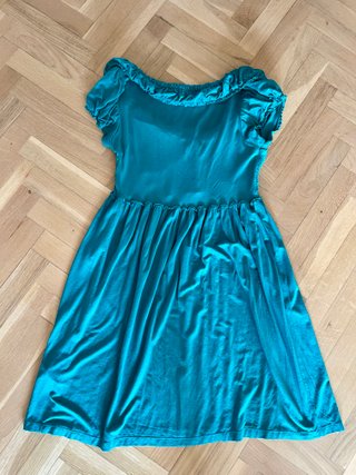 Vestido verde con fruncido Hoss Intropia