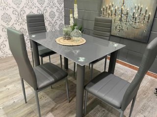 Mesa cristal gris con 4 sillas