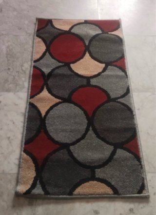 Alfombra diseño círculos gris y rojo