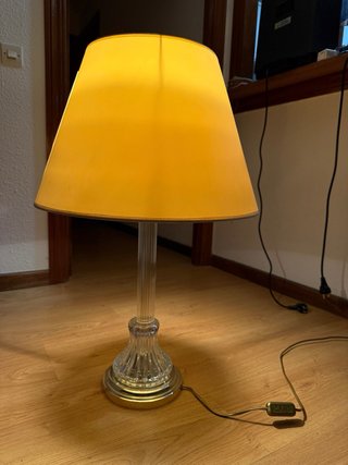 Lámpara de mesa cristal y latón dorado