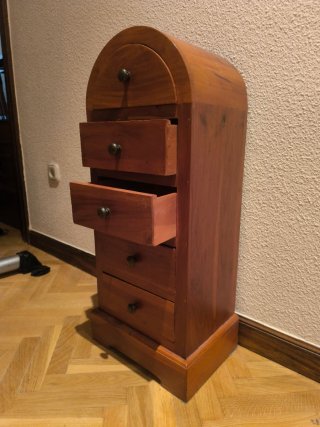 Cajonera de madera con 5 cajones