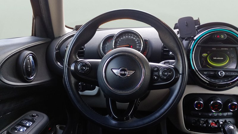 MINI Clubman Cooper D 2017, foto 10