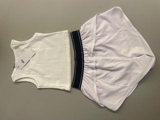 Conjunto Alo Yoga Blanco Top y Shorts