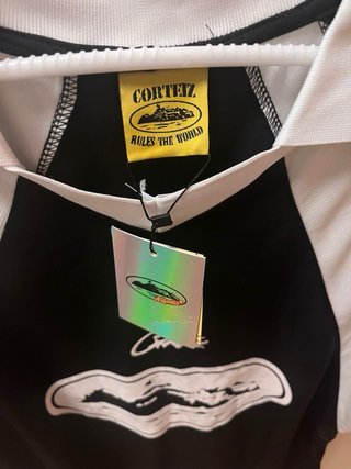 Camiseta Corteiz Negra y Blanca