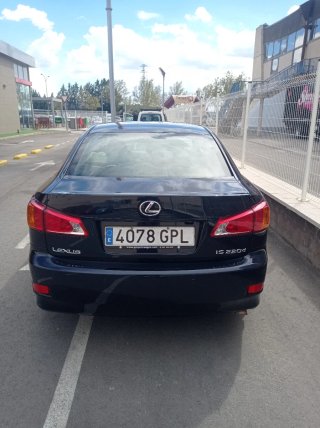 Lexus IS 220d azul Año 2009