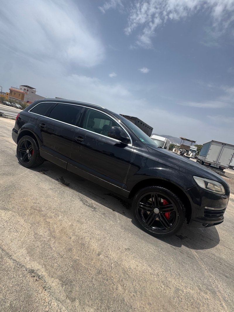 Audi Q7 - foto 1