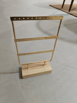 Expositor Joyas Dorado Base Madera