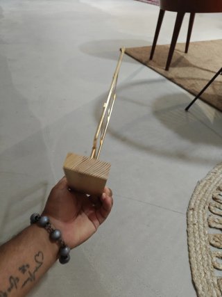 Expositor Joyas Dorado Base Madera