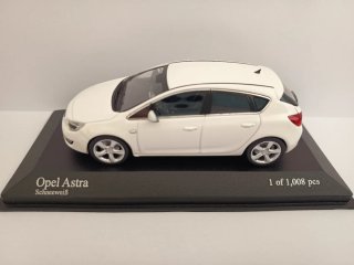 Maqueta Opel Astra escala 1/43 Minichamps