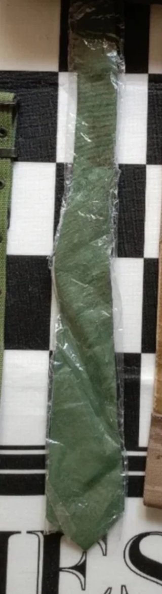 Corbata militar verde oliva