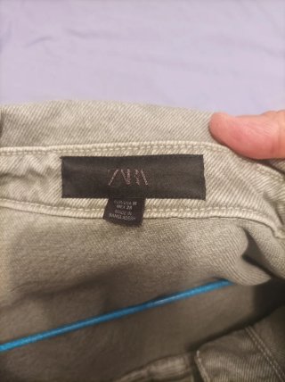 Chaqueta vaquera Zara verde oliva