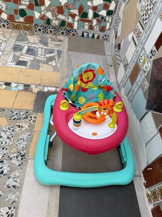 Andador bebé con centro de actividades