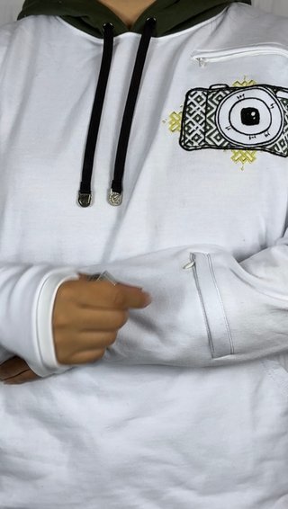 Sudadera de viaje con múltiples bolsillos