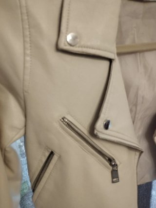 Cazadora Biker Stradivarius Beige Talla S