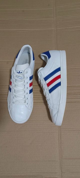 Zapatillas Adidas Blancas y Azules