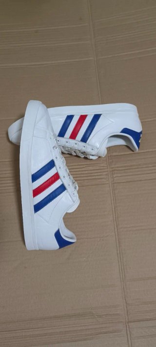 Zapatillas Adidas Blancas y Azules