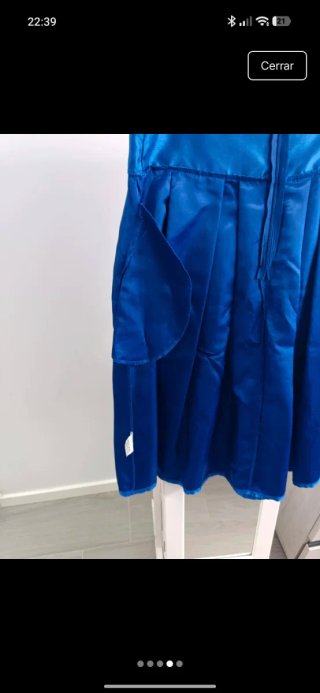 Falda azul con vuelo y bolsillo