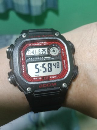 reloj Casio DW-291H-1BVEF rojo y negro